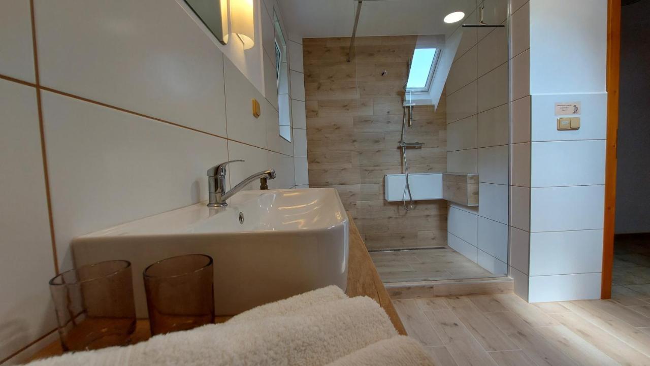 Apartmany Pod Lesem Rodvinov Екстер'єр фото